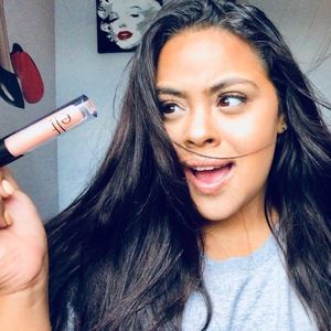 Meet your Posher, Living as